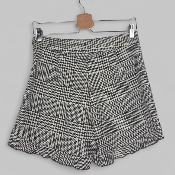 Zara Stylish Plaid High Waisted Shorts Size M‎ - Picture 3 of 10